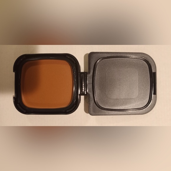 COPY - New NARS Radiant Cream Compact Foundation refill Macau - Picture 4 of 4
